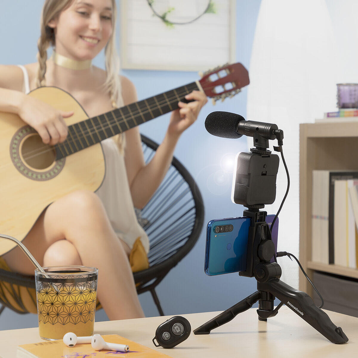 Kit Vlogging con Luz, Micrófono y Mando Plodni  6 Piezas